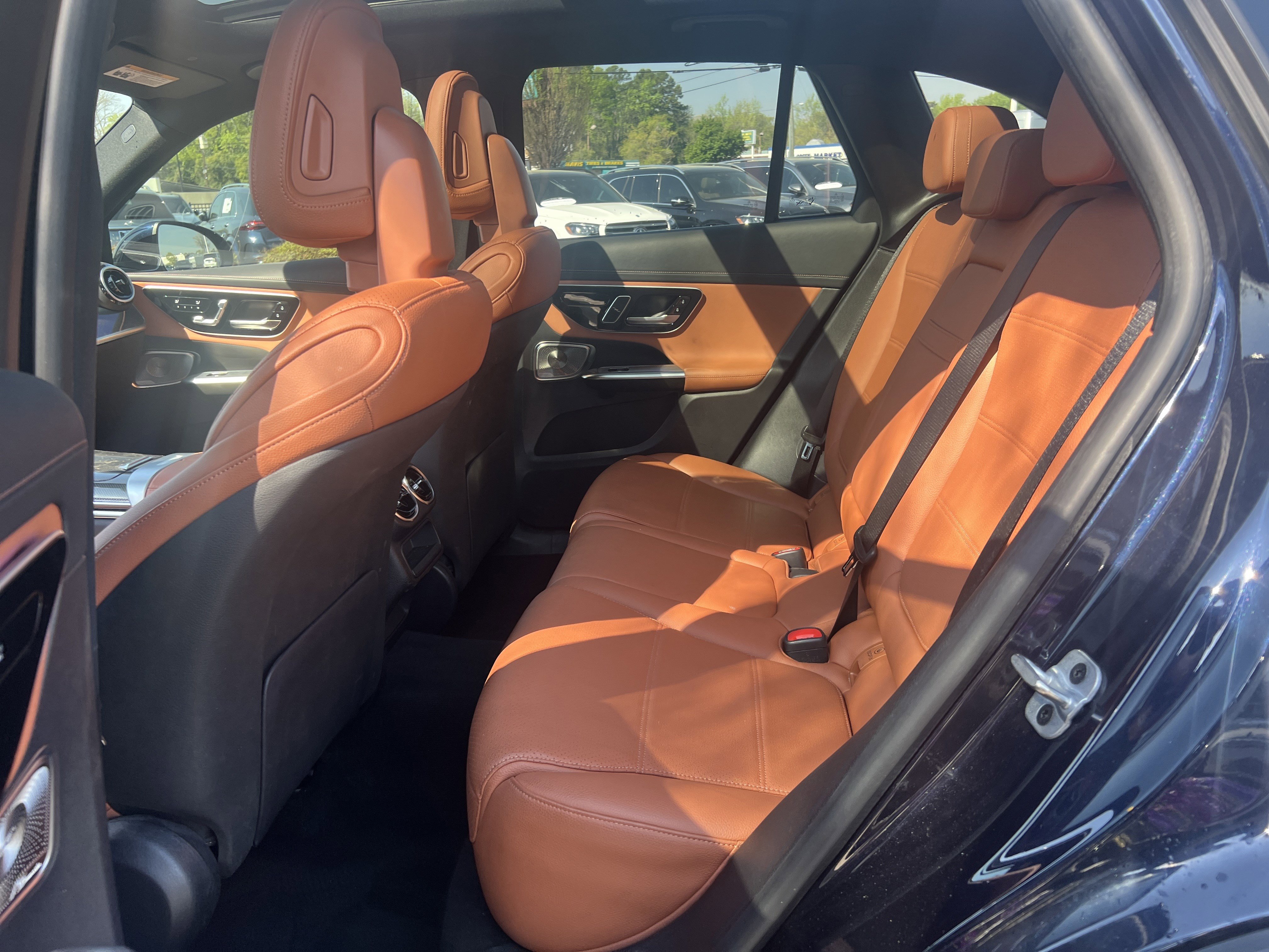 Used 2024 Mercedes-Benz GLC 300 4MATIC image 32