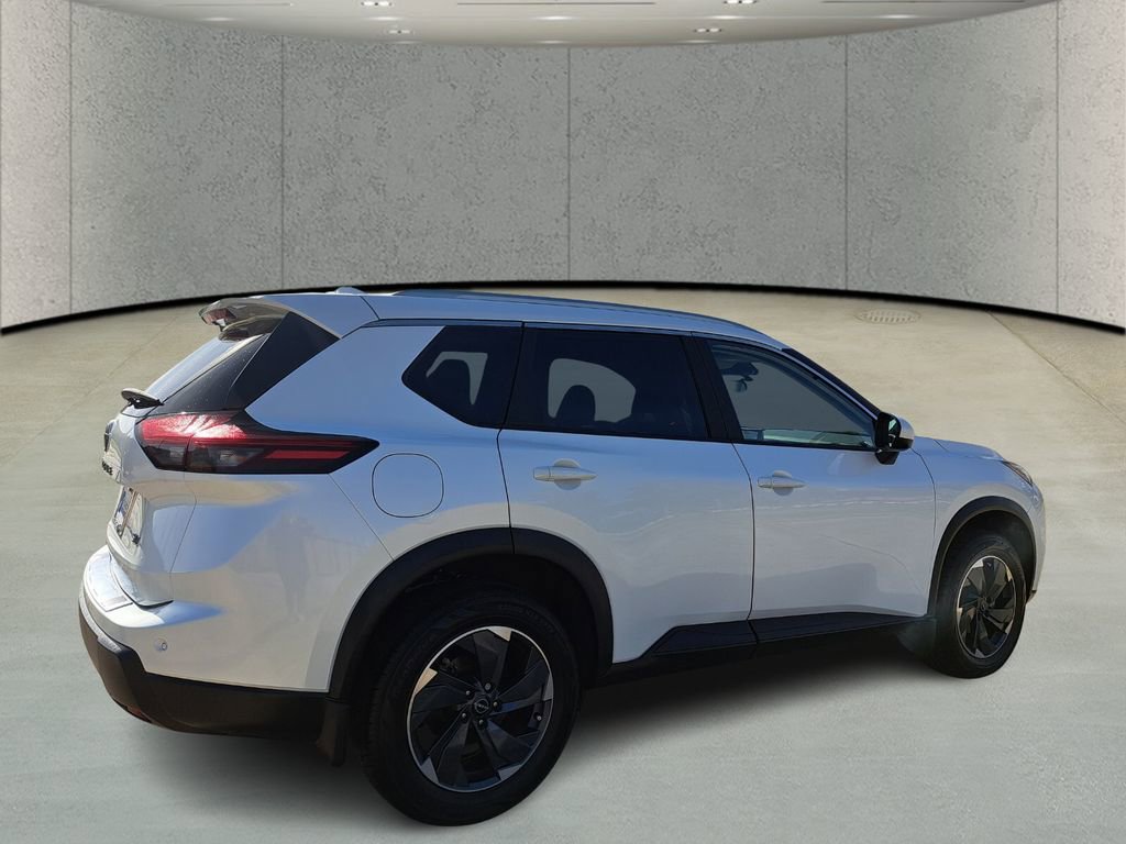 Used 2024 Nissan Rogue SV w/ SV Premium Package image 5