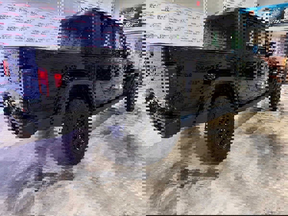 Used 2023 Jeep Gladiator Willys image 10