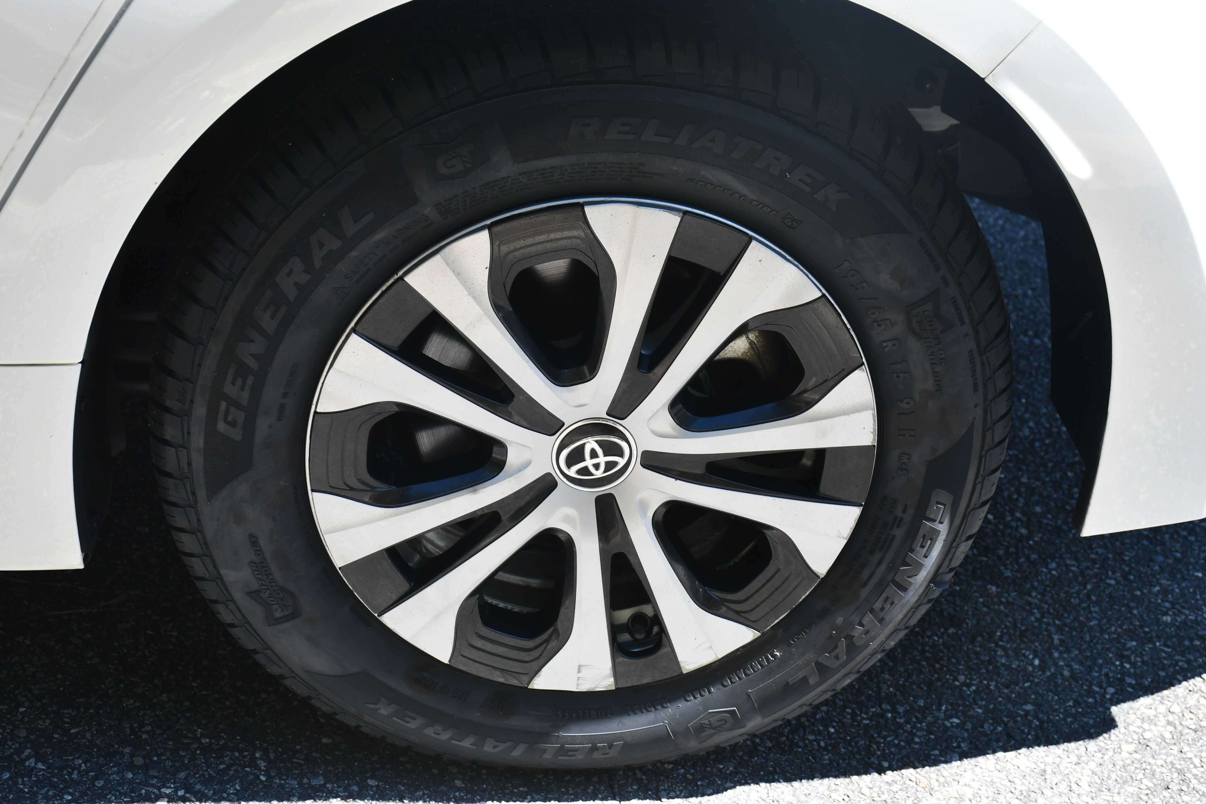 Certified 2022 Toyota Corolla LE FWD image 20