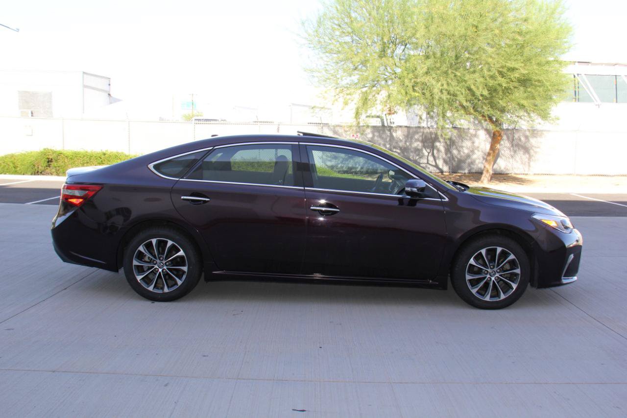 Used 2016 Toyota Avalon XLE Premium FWD image 4
