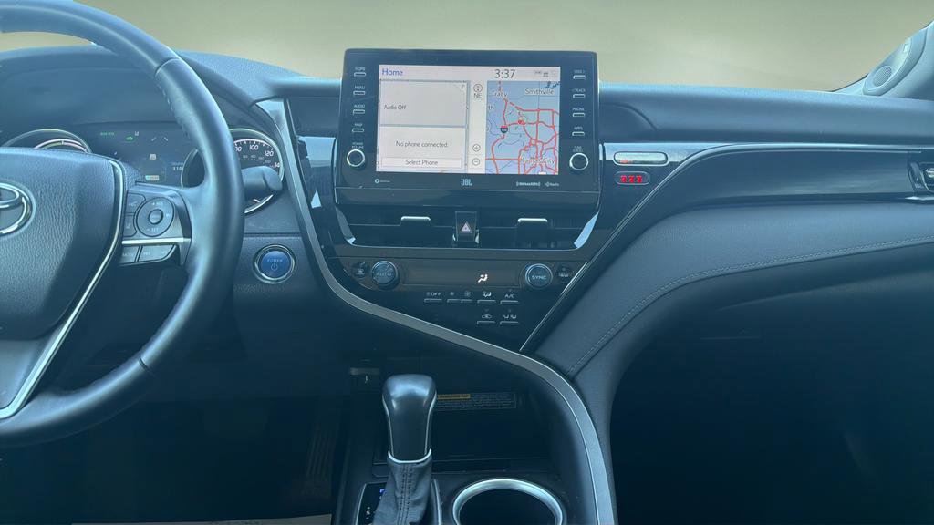 Used 2021 Toyota Camry XLE w/ Navigation Upgrade Package image 8