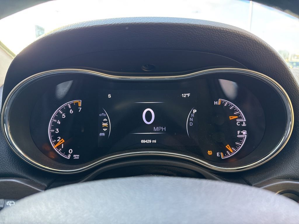 Used 2017 Jeep Grand Cherokee Limited image 9