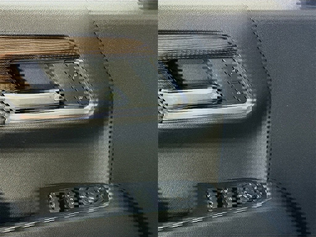 Used 2022 Chevrolet Silverado 1500 RST image 12