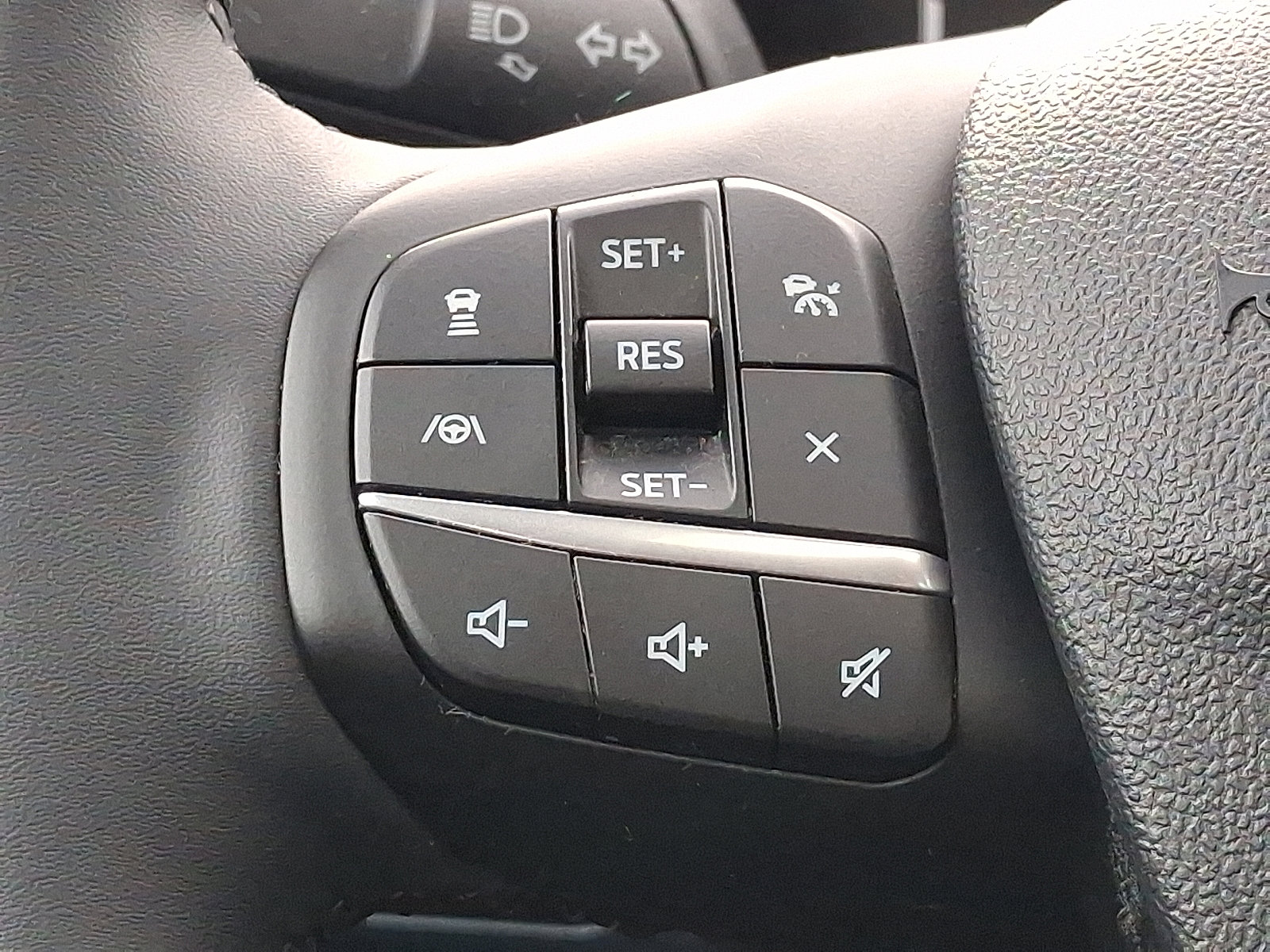 Used 2025 Ford Maverick Lariat w/ Black Appearance Package AWD/4WD image 22