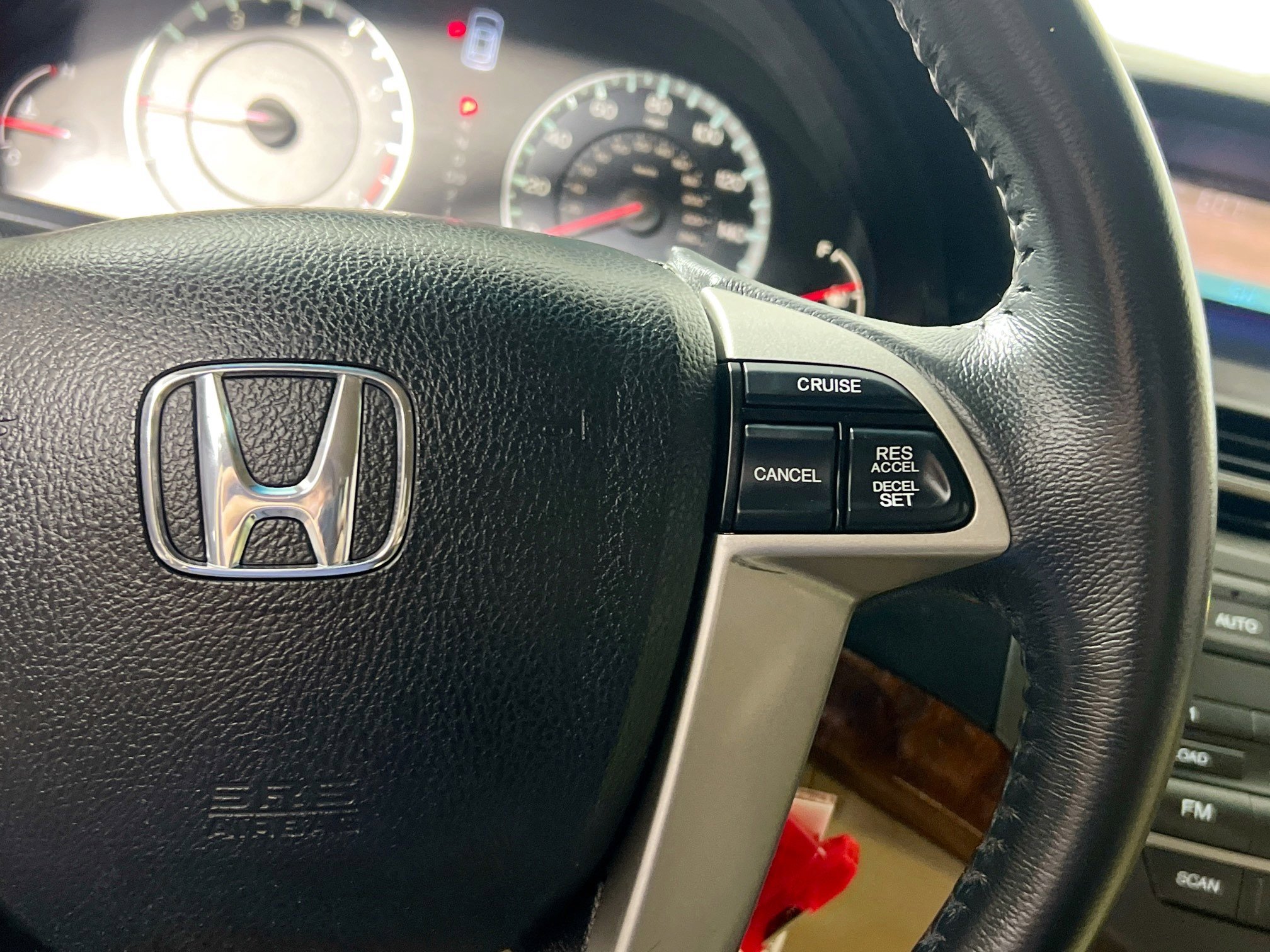 Used 2011 Honda Accord EX-L image 19