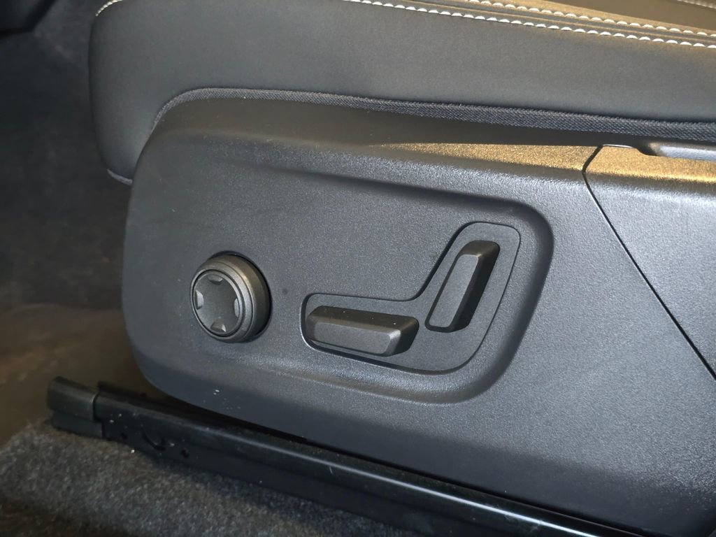 Certified 2023 Volvo C40 P8 Recharge Ultimate image 59