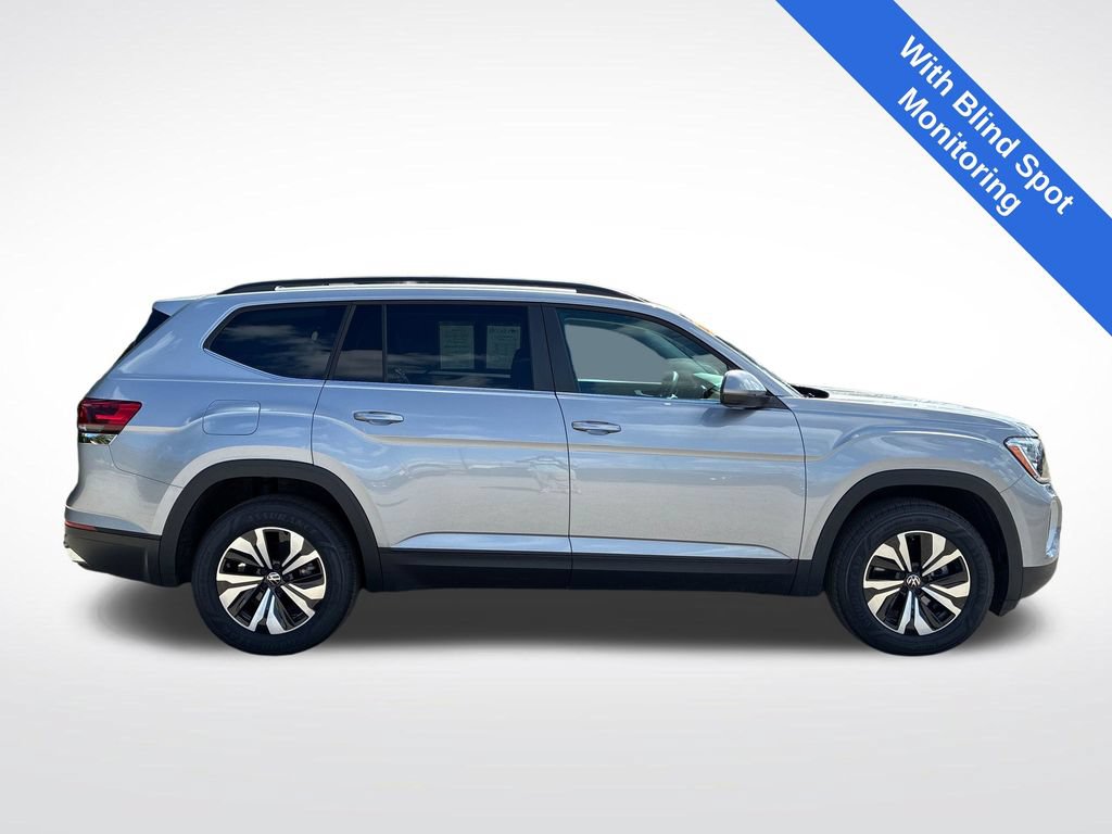 Used 2024 Volkswagen Atlas SE AWD/4WD image 2