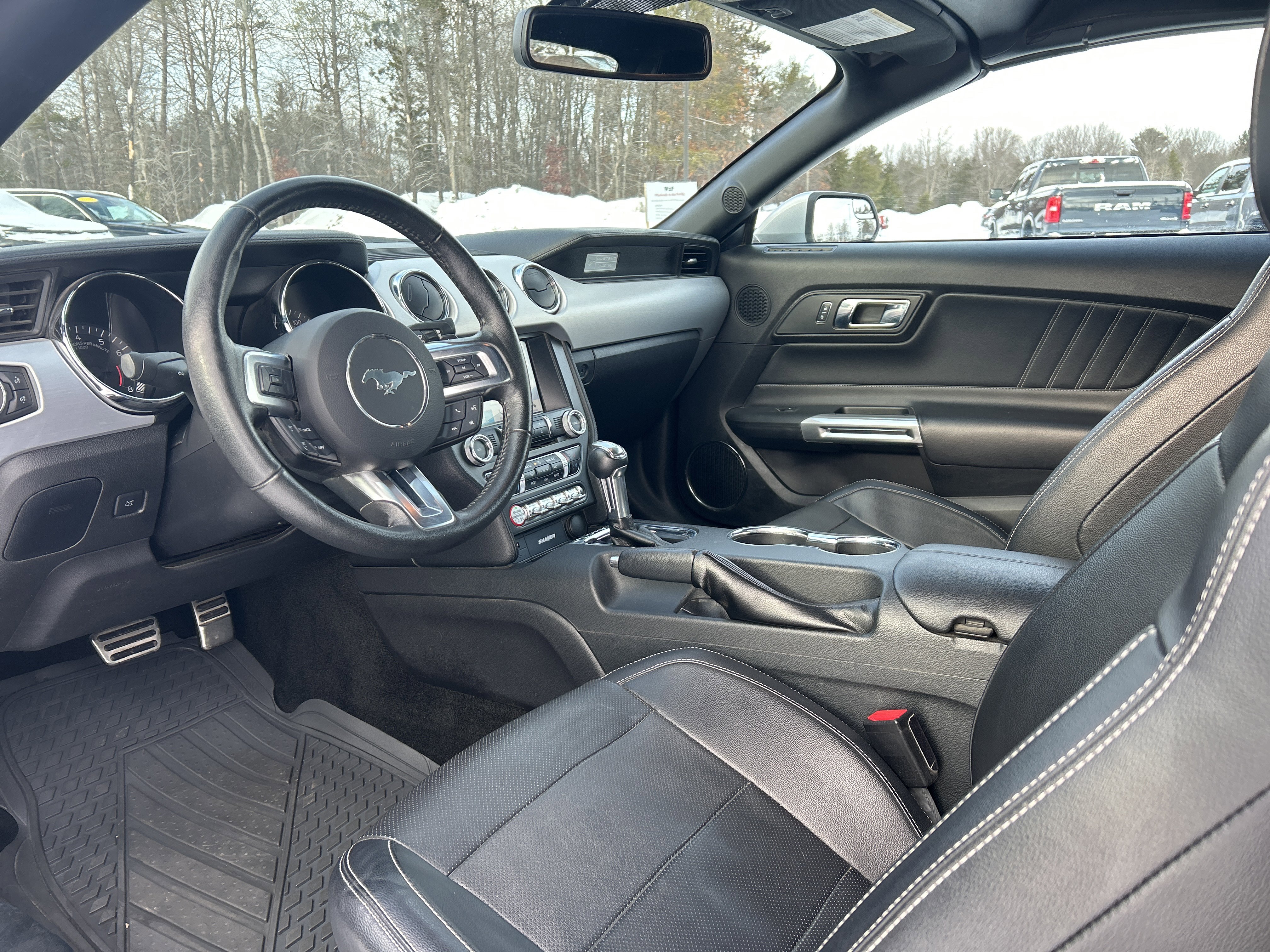 Used 2017 Ford Mustang Premium image 11