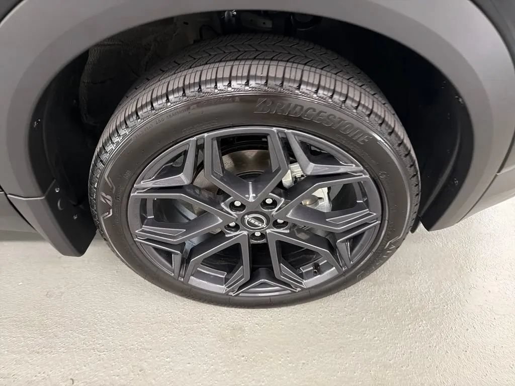 Used 2026 Nissan Kicks SR FWD image 4