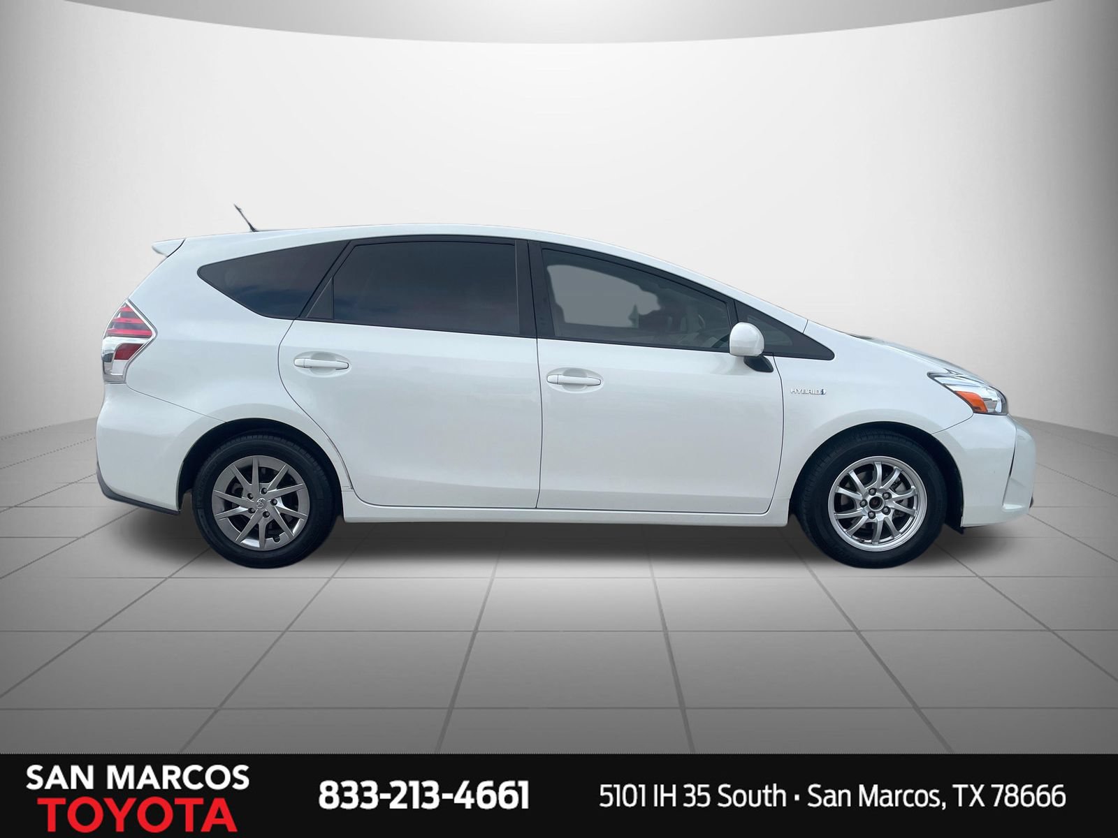 Used 2017 Toyota Prius V Four FWD image 6
