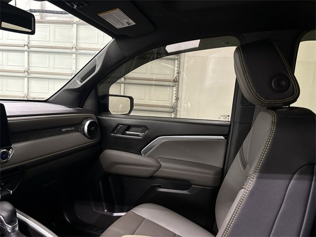 Used 2024 Chevrolet Colorado ZR2 w/ ZR2 Convenience Package III image 15
