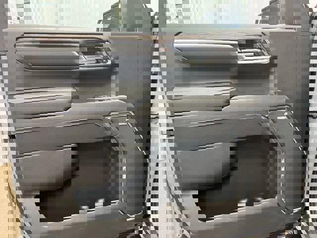 New 2025 GMC Sierra 1500 SLT w/ SLT Premium Package image 6