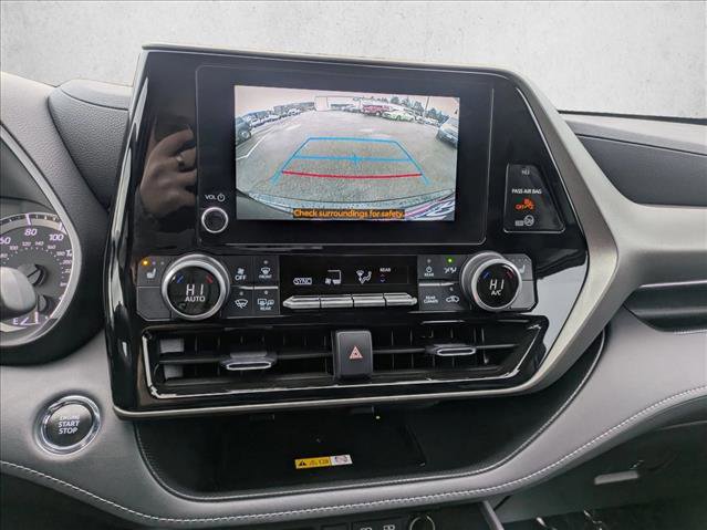 Used 2023 Toyota Highlander XLE image 16