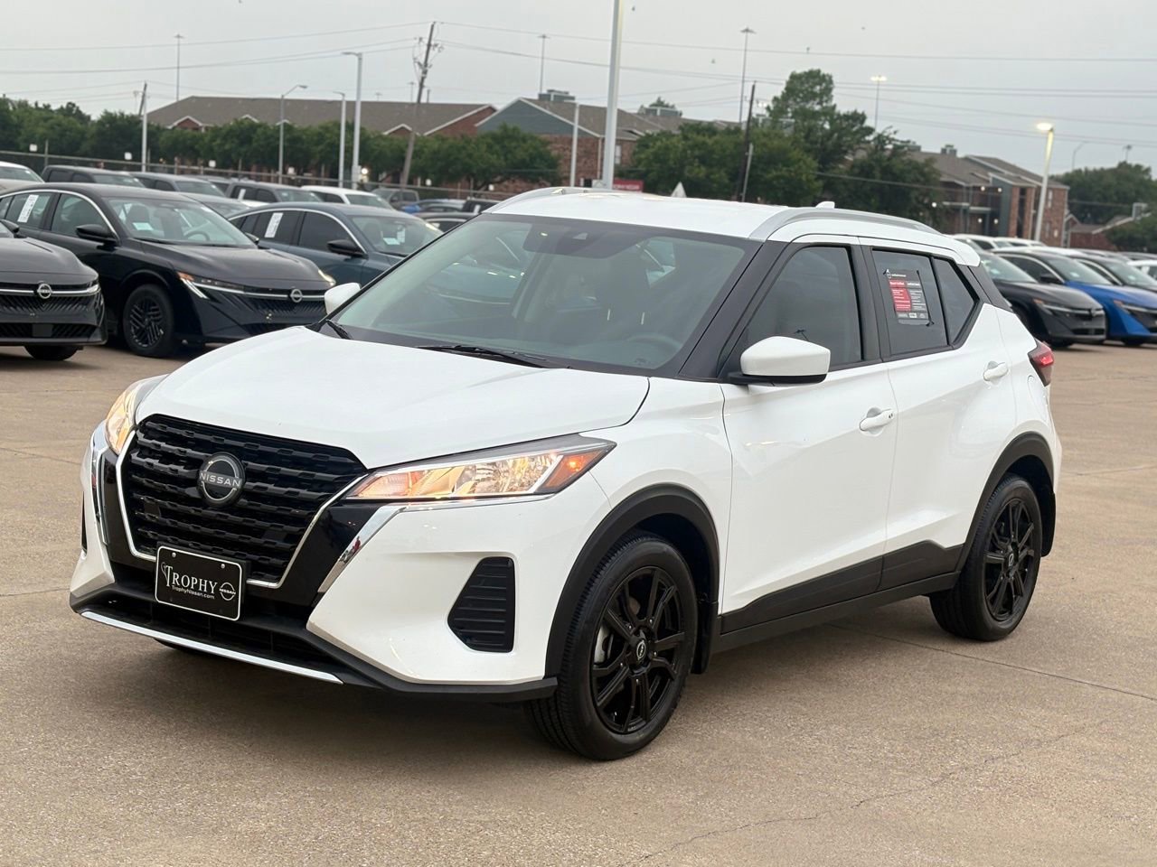 Certified 2023 Nissan Kicks SV FWD image 3