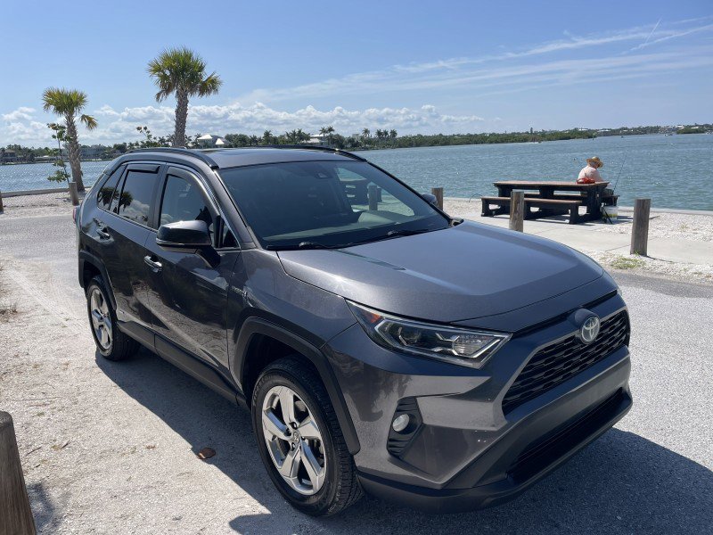 Used 2021 Toyota RAV4 XLE Premium AWD/4WD image 33