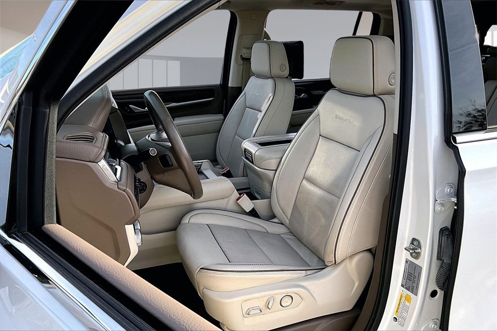 Used 2021 GMC Yukon XL Denali w/ Denali Ultimate Package image 27