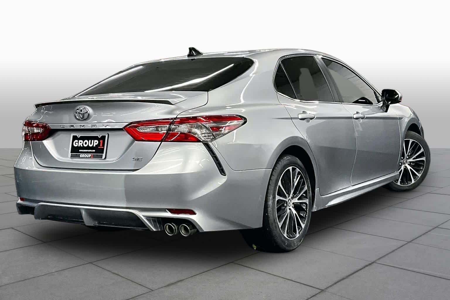 Used 2018 Toyota Camry SE FWD image 12