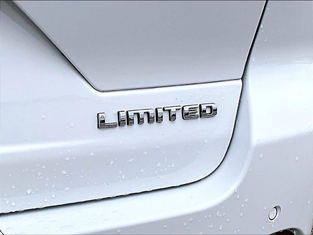 Used 2023 Jeep Grand Cherokee Limited w/ Luxury Tech Group II AWD/4WD image 29
