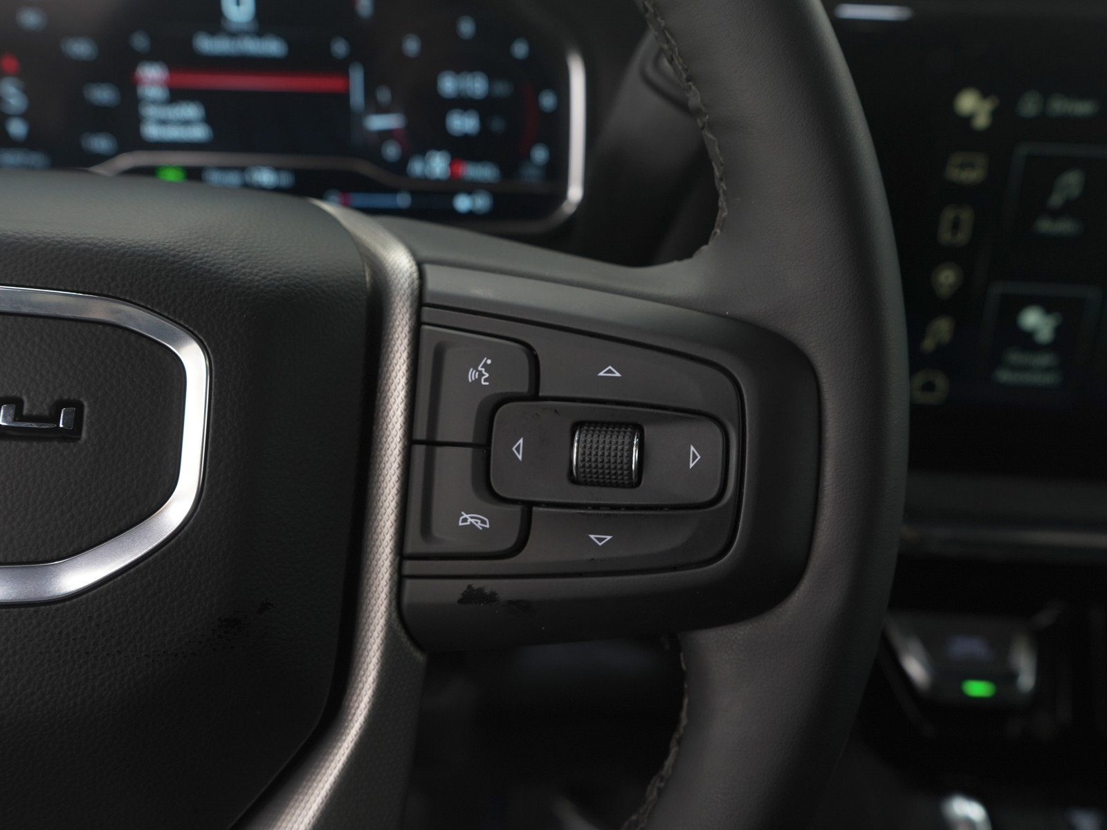 Used 2024 GMC Sierra 2500 Denali w/ Technology Package image 28