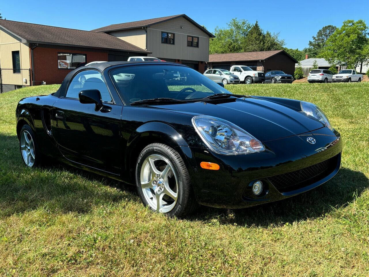 Used 2003 Toyota MR2 image 5