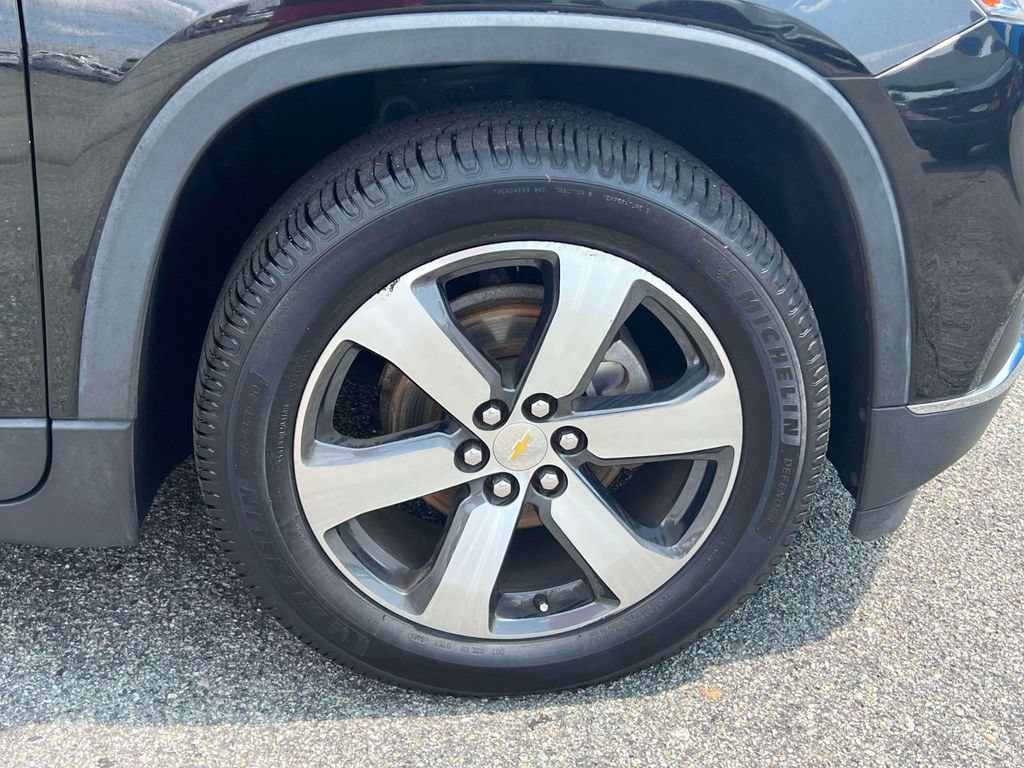 Used 2019 Chevrolet Traverse LT w/ LT Premium Package AWD/4WD image 12