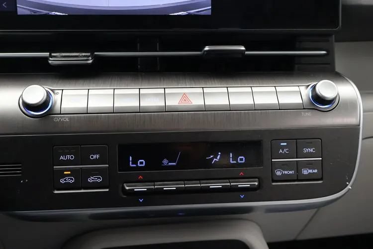 Used 2025 Hyundai Kona SEL FWD image 33