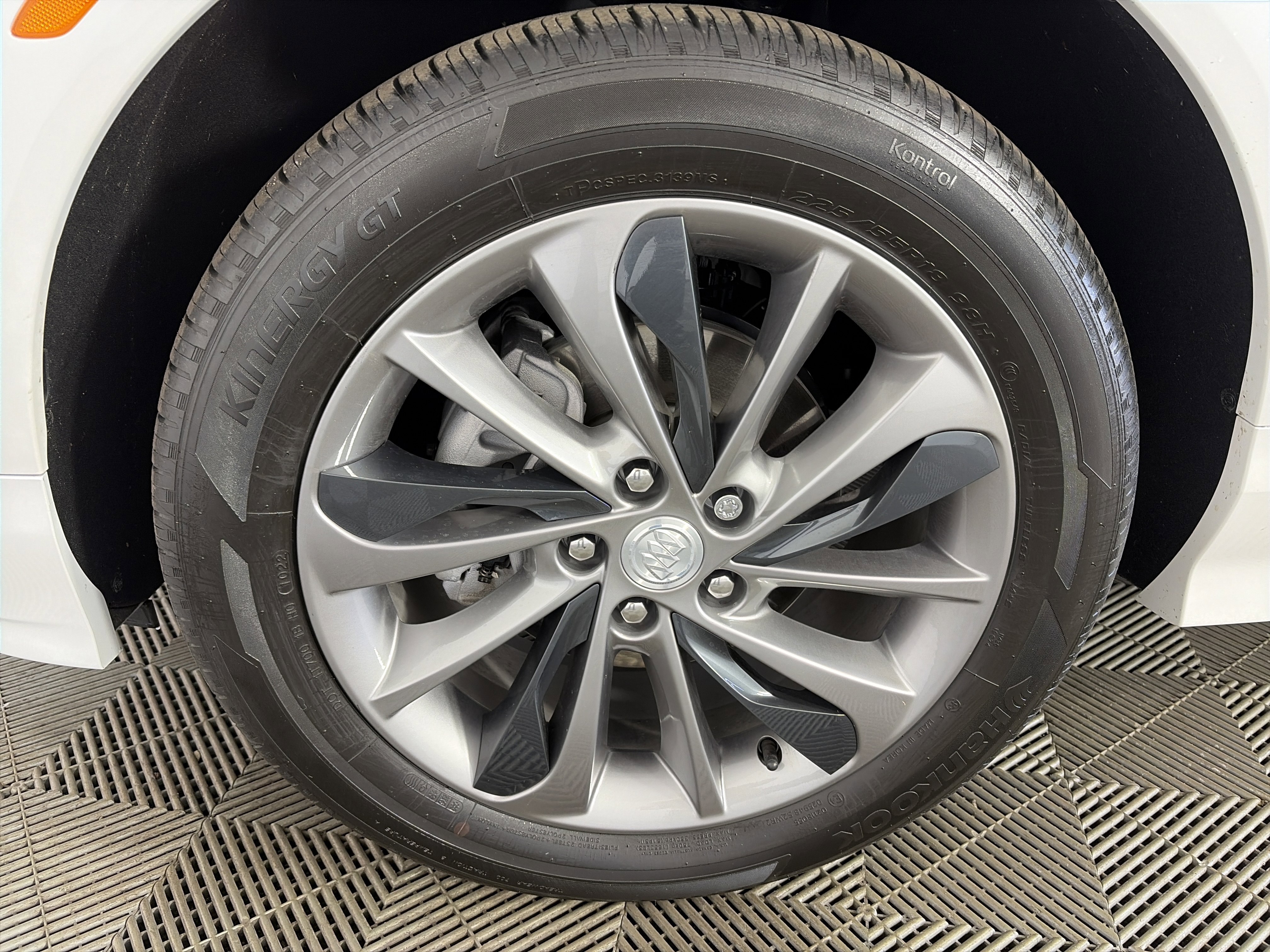 Certified 2022 Buick Encore GX Select w/ Sport Touring Package image 13