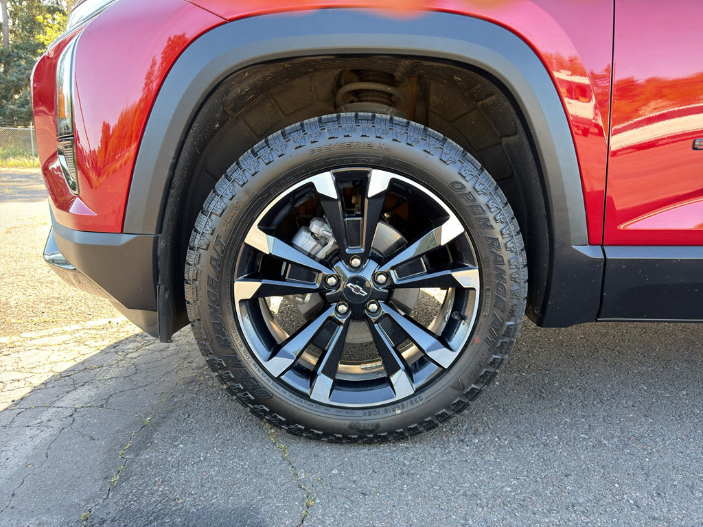 Used 2025 Chevrolet Equinox RS AWD/4WD image 6