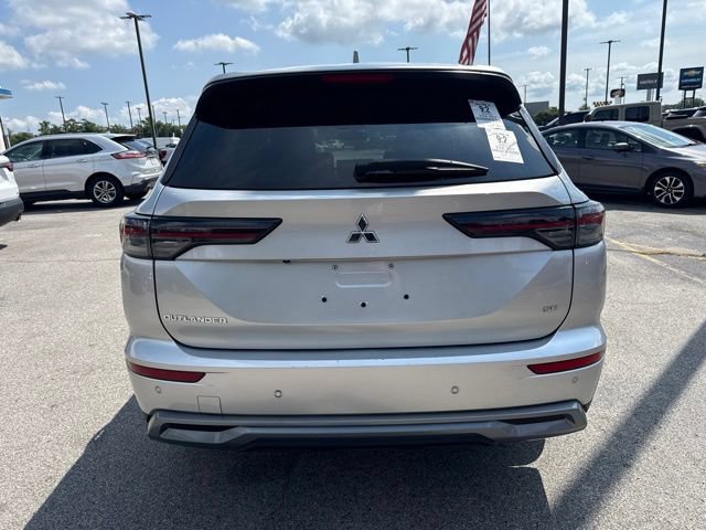 Used 2025 Mitsubishi Outlander SE FWD image 4