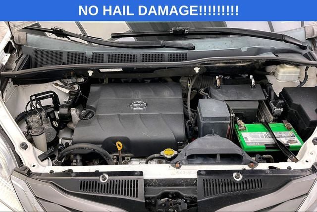 Used 2012 Toyota Sienna XLE w/ Entertainment Pkg FWD image 29