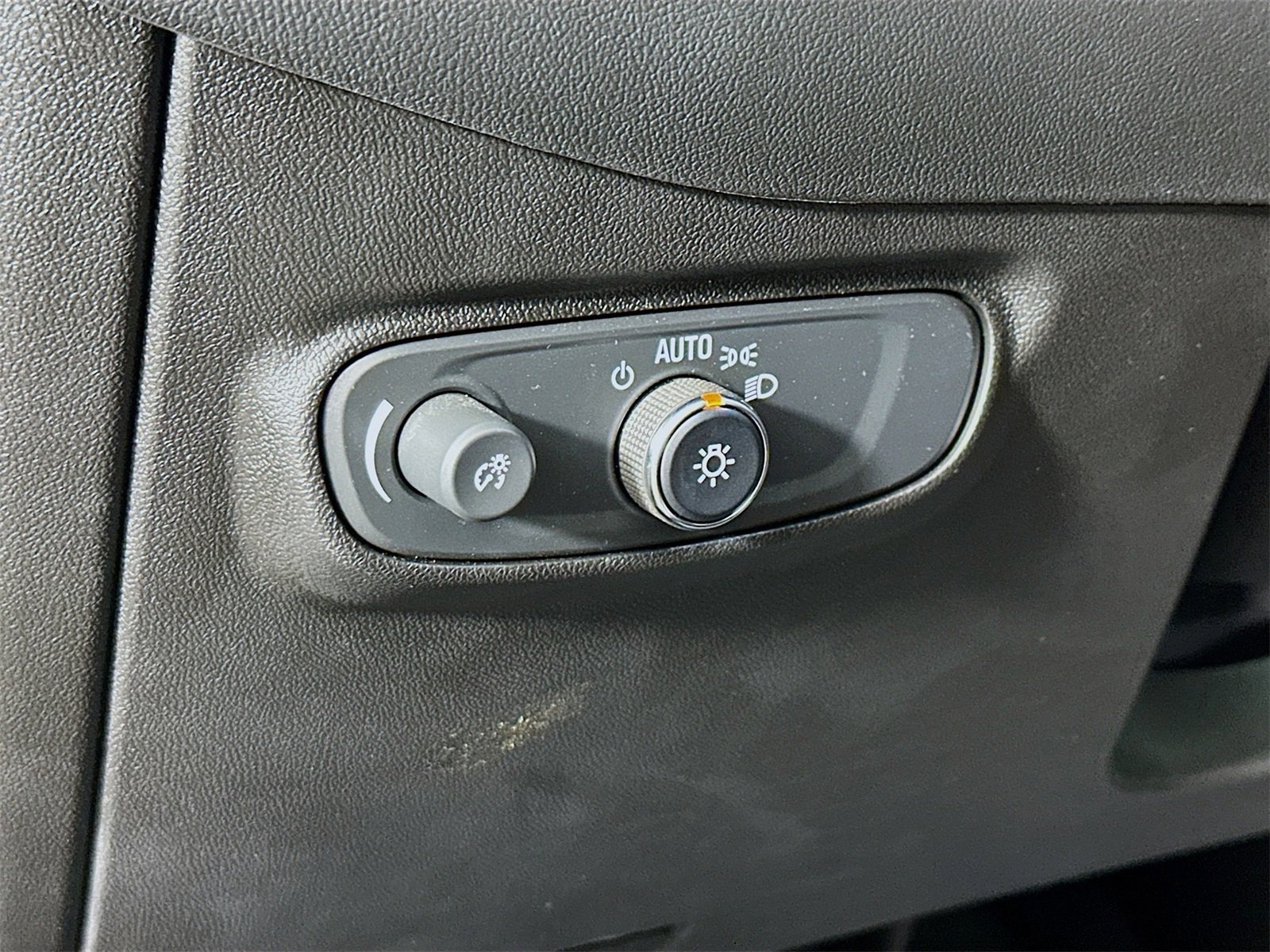 Used 2022 Chevrolet Equinox RS w/ RS Leather Package image 10