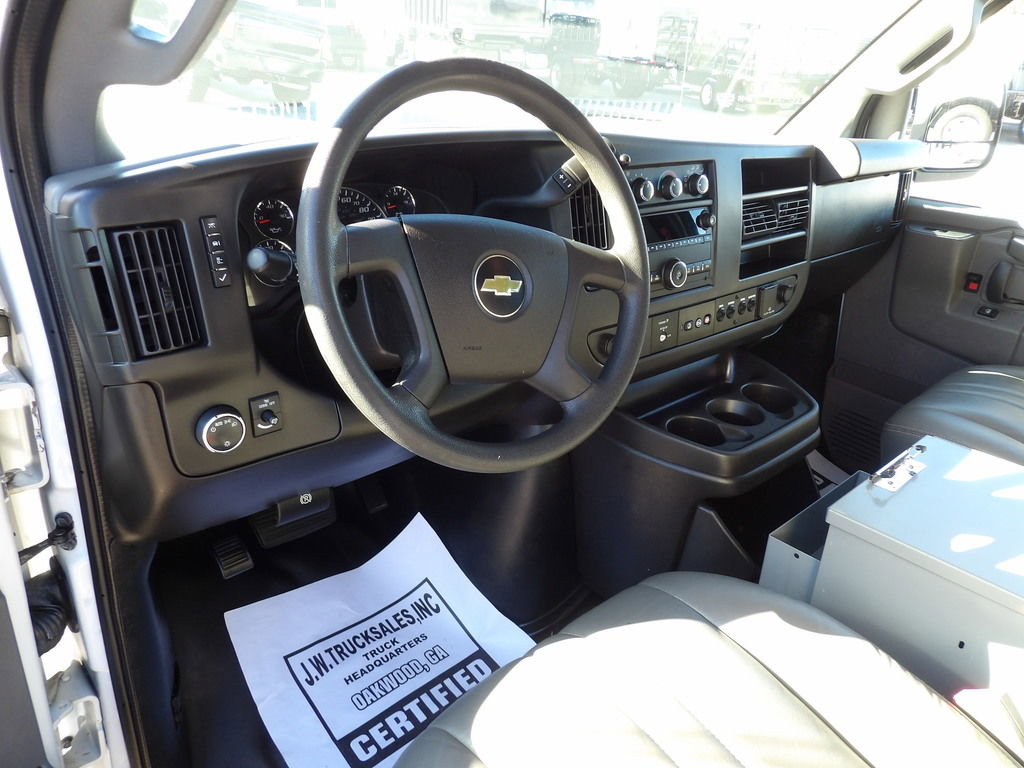Used 2017 Chevrolet Express 2500 image 16