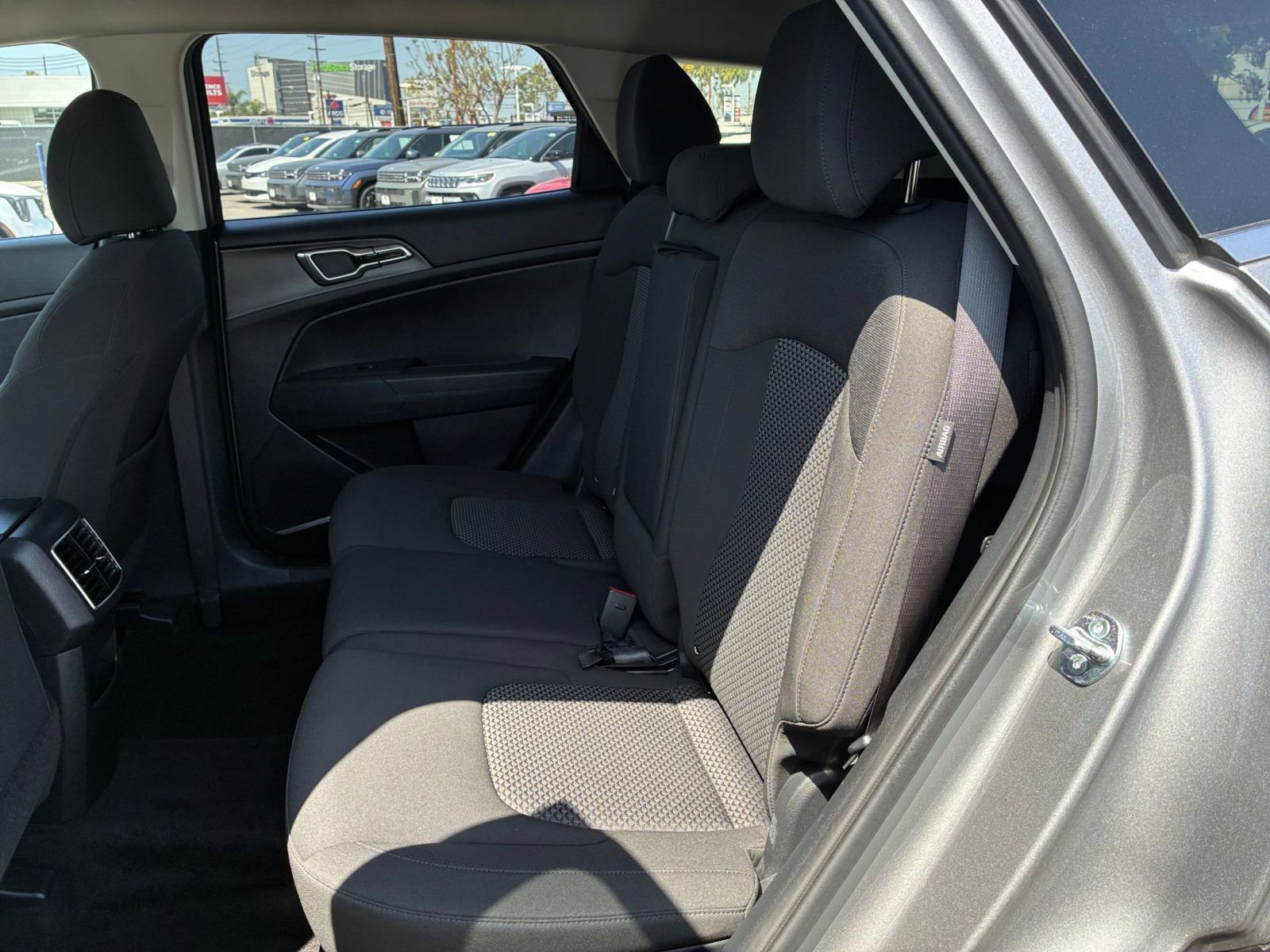 Used 2025 Kia Sportage LX FWD image 37