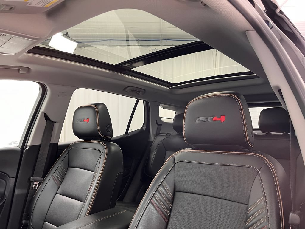 Used 2022 GMC Terrain AT4 AWD/4WD image 3