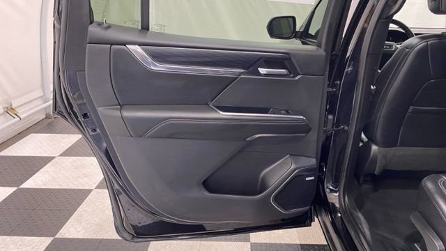 Used 2024 GMC Acadia Elevation image 19