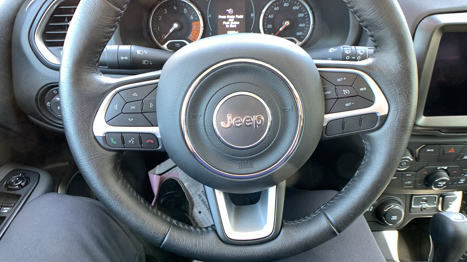 Used 2023 Jeep Renegade Latitude w/ Premium Group AWD/4WD image 12