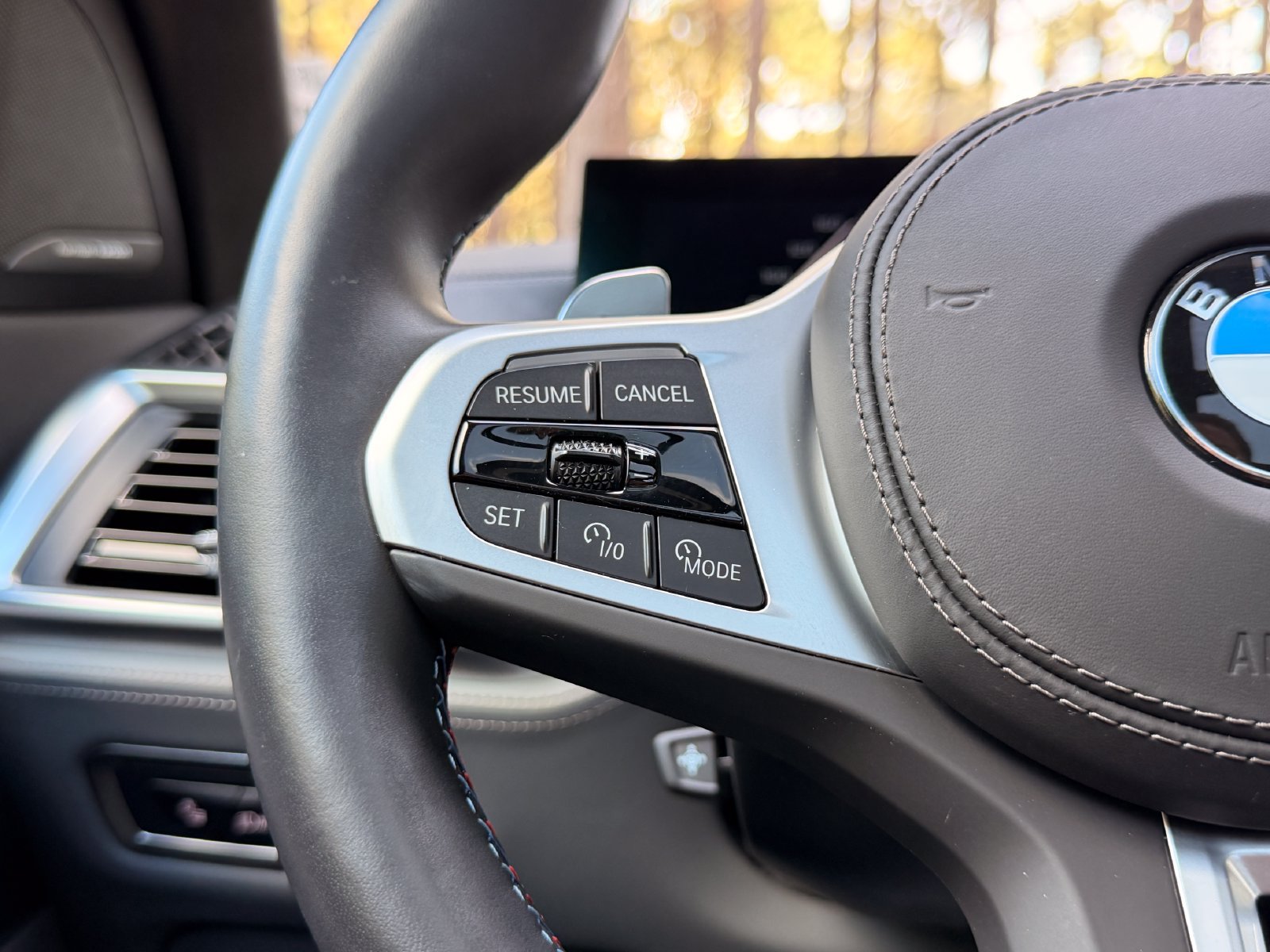 Used 2025 BMW X7 M60i AWD/4WD image 26