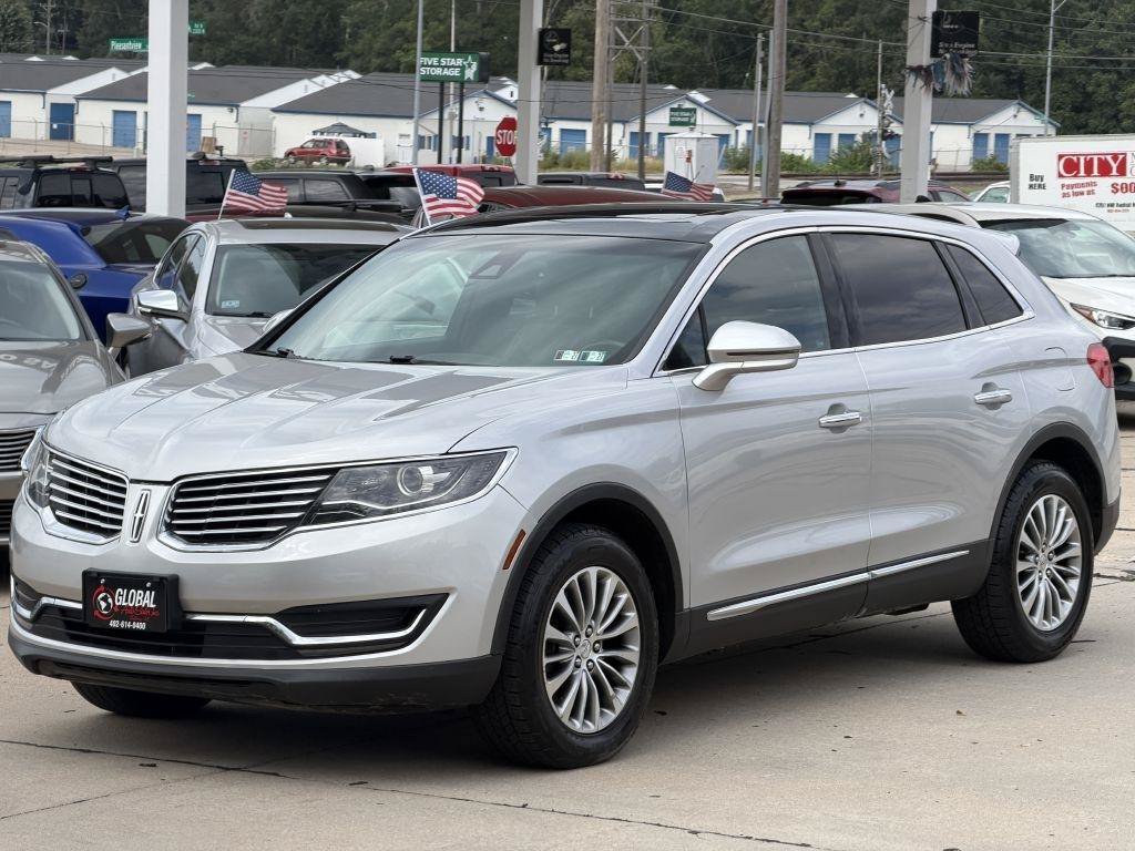 Used 2016 Lincoln MKX Select w/ Select Plus Package AWD/4WD image 3