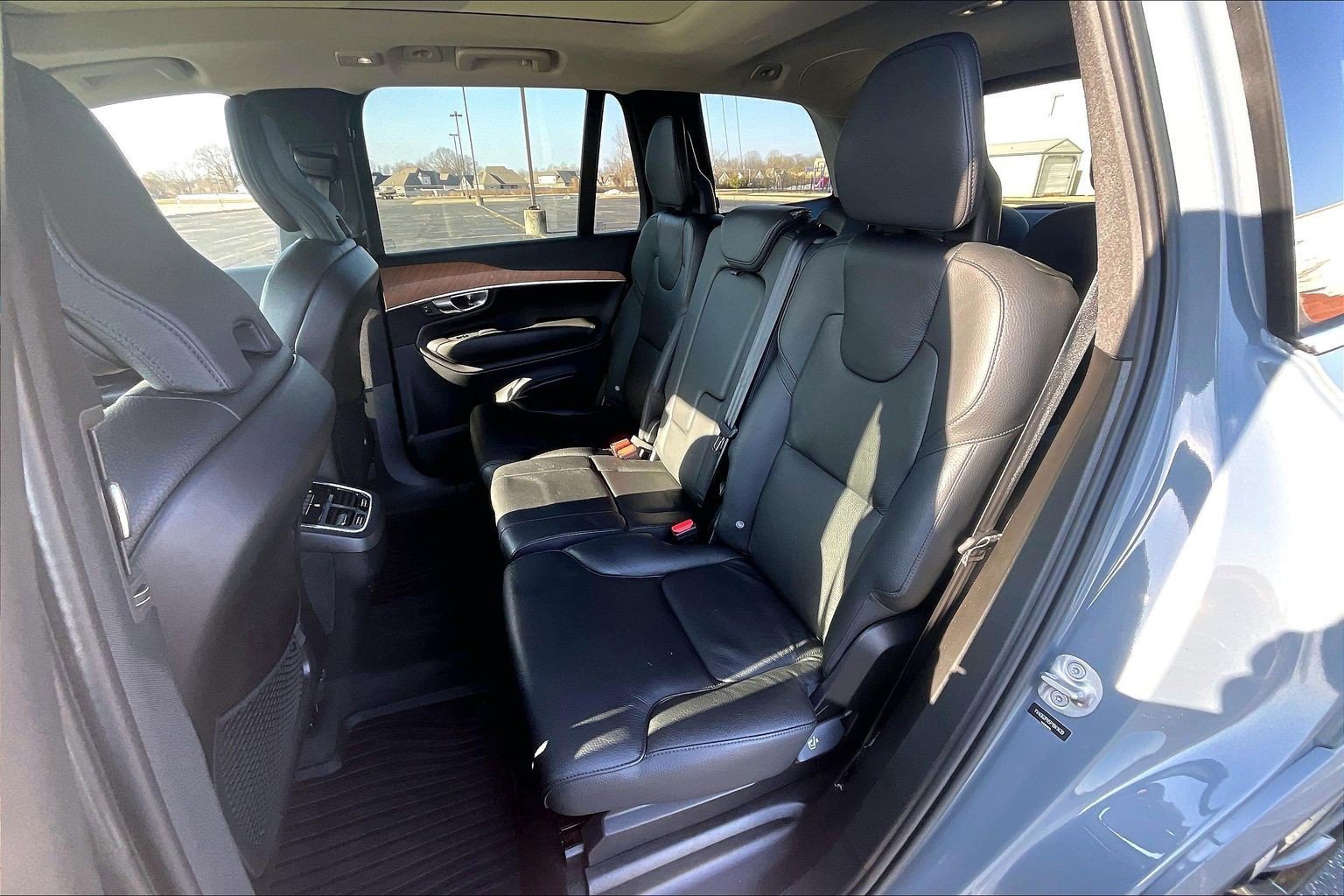 Used 2023 Volvo XC90 B6 Plus image 18