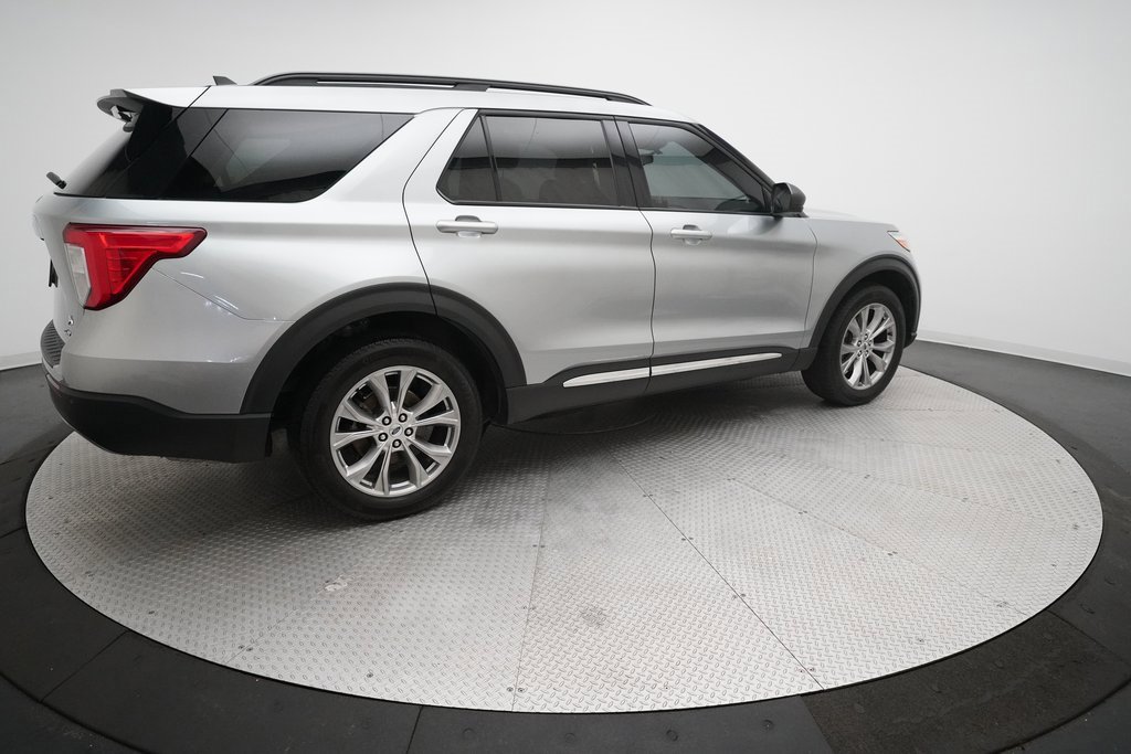 Used 2023 Ford Explorer XLT w/ Equipment Group 202A image 39