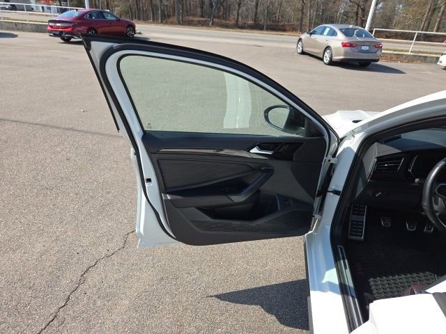 Used 2023 Volkswagen Jetta GLI Autobahn image 11