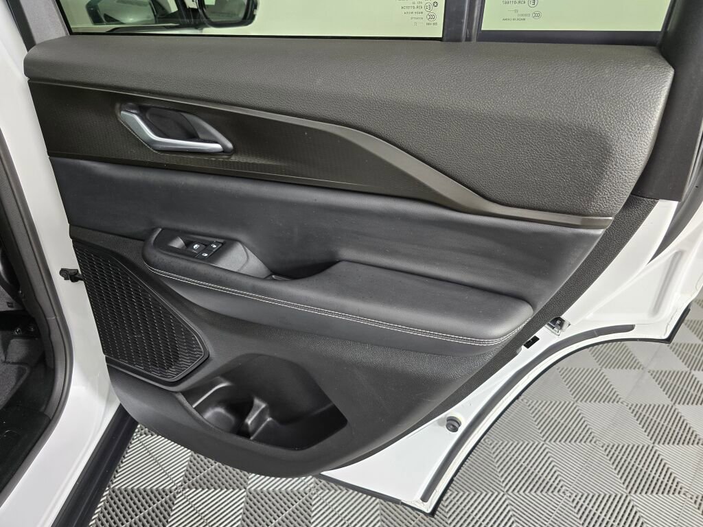 Used 2023 Jeep Grand Cherokee Altitude image 39