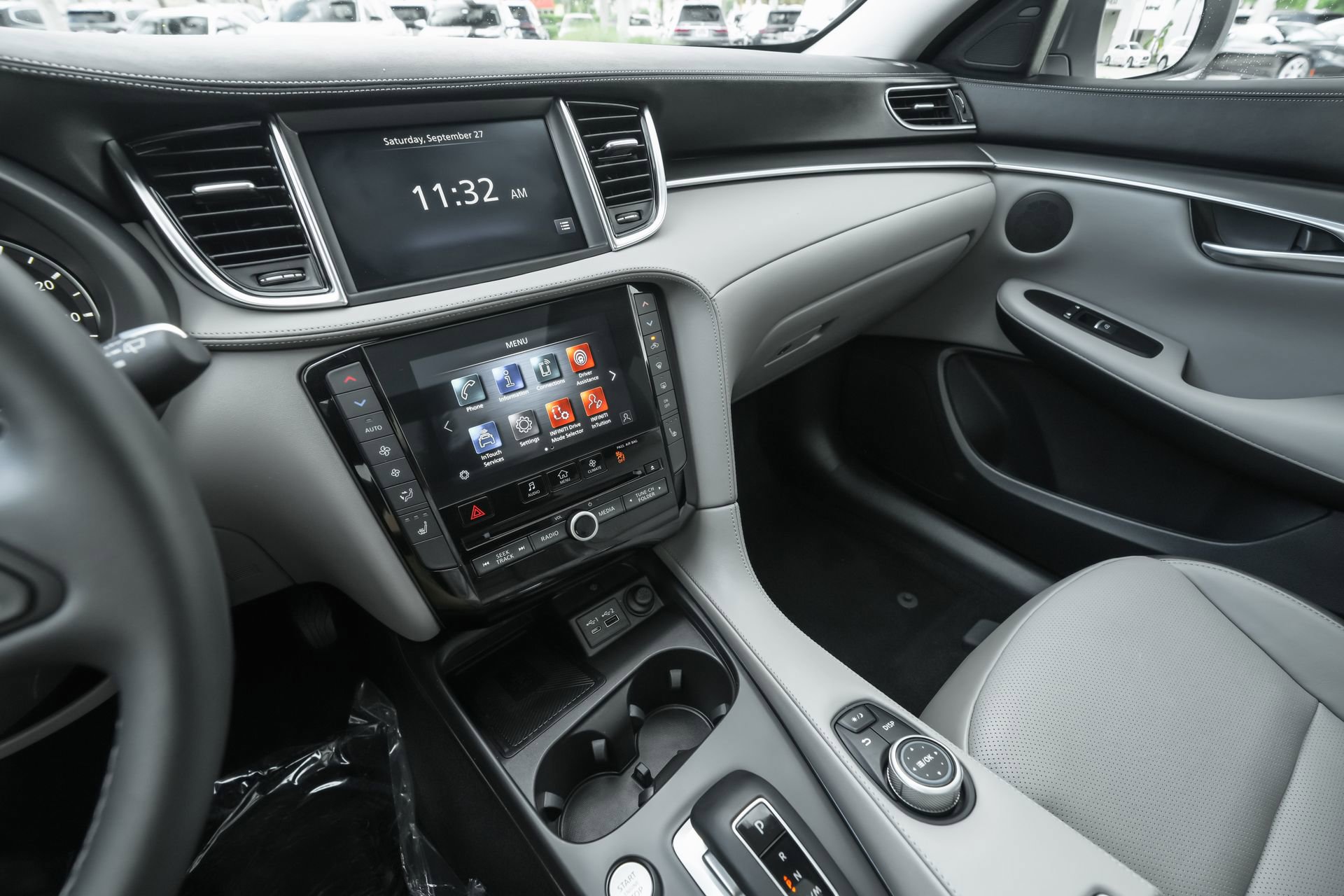 Used 2025 INFINITI QX50 Luxe image 9