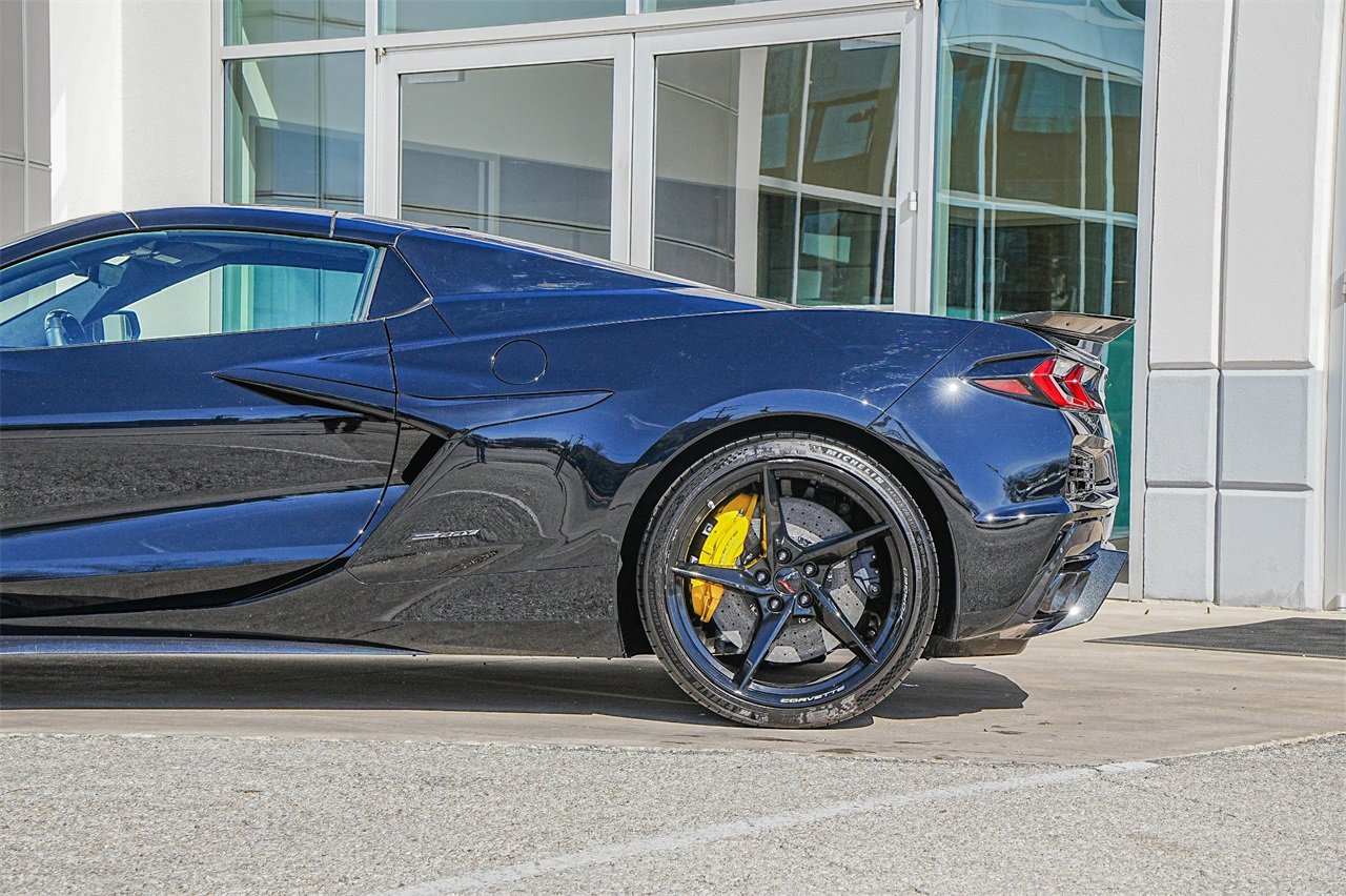 Used 2025 Chevrolet Corvette E-Ray w/ Battery Protection Package image 12