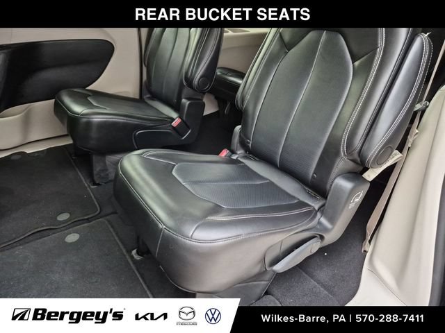 Used 2024 Chrysler Pacifica Touring-L FWD image 24