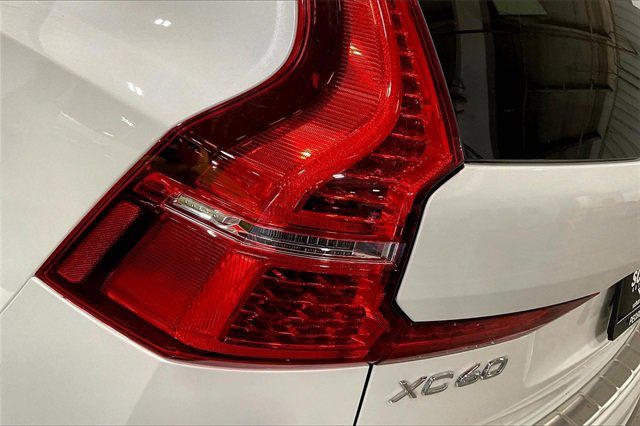 Certified 2023 Volvo XC60 B5 Plus image 31