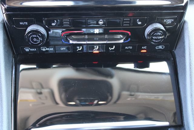 Used 2021 Jeep Grand Cherokee L Limited AWD/4WD image 25