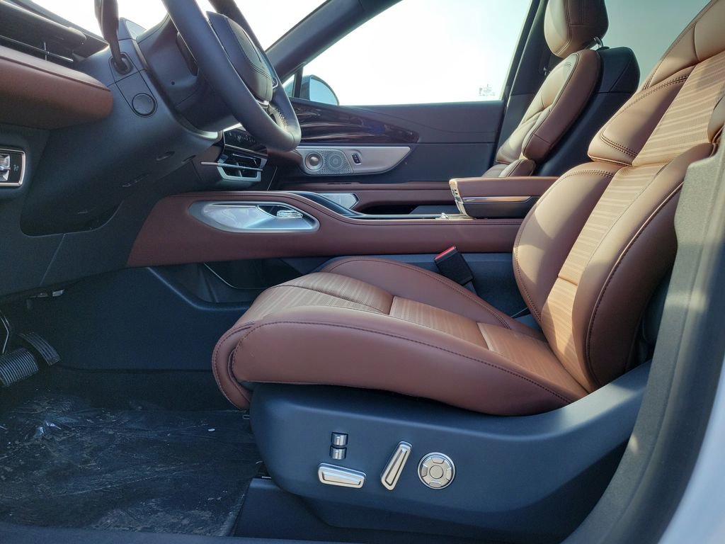 New 2026 Lincoln Nautilus Reserve AWD/4WD image 17
