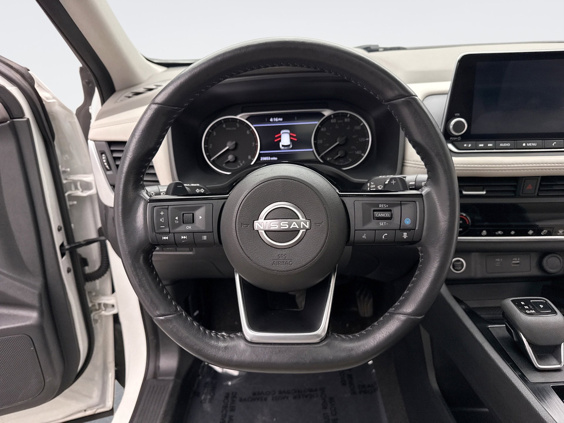 Used 2023 Nissan Rogue SV w/ SV Premium B Package image 12